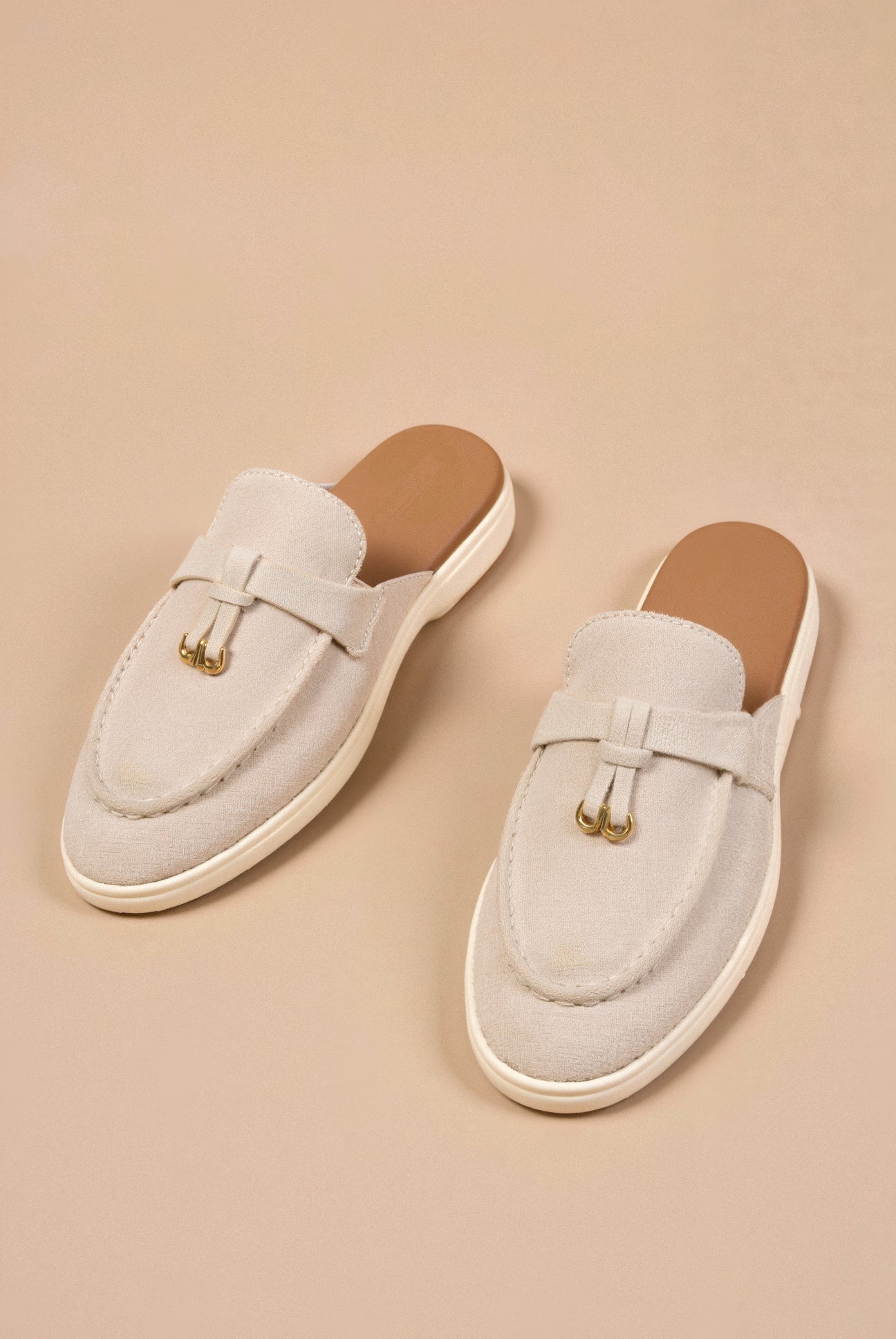 Flat Sandals Women with Solid Toe & Sequins