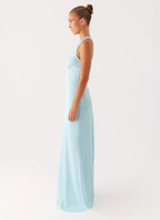 Women's Elegant Halterneck Maxi Dress with Ruched Detailing for Timeless Sophistication - Women's | Halter neckline — fl 2