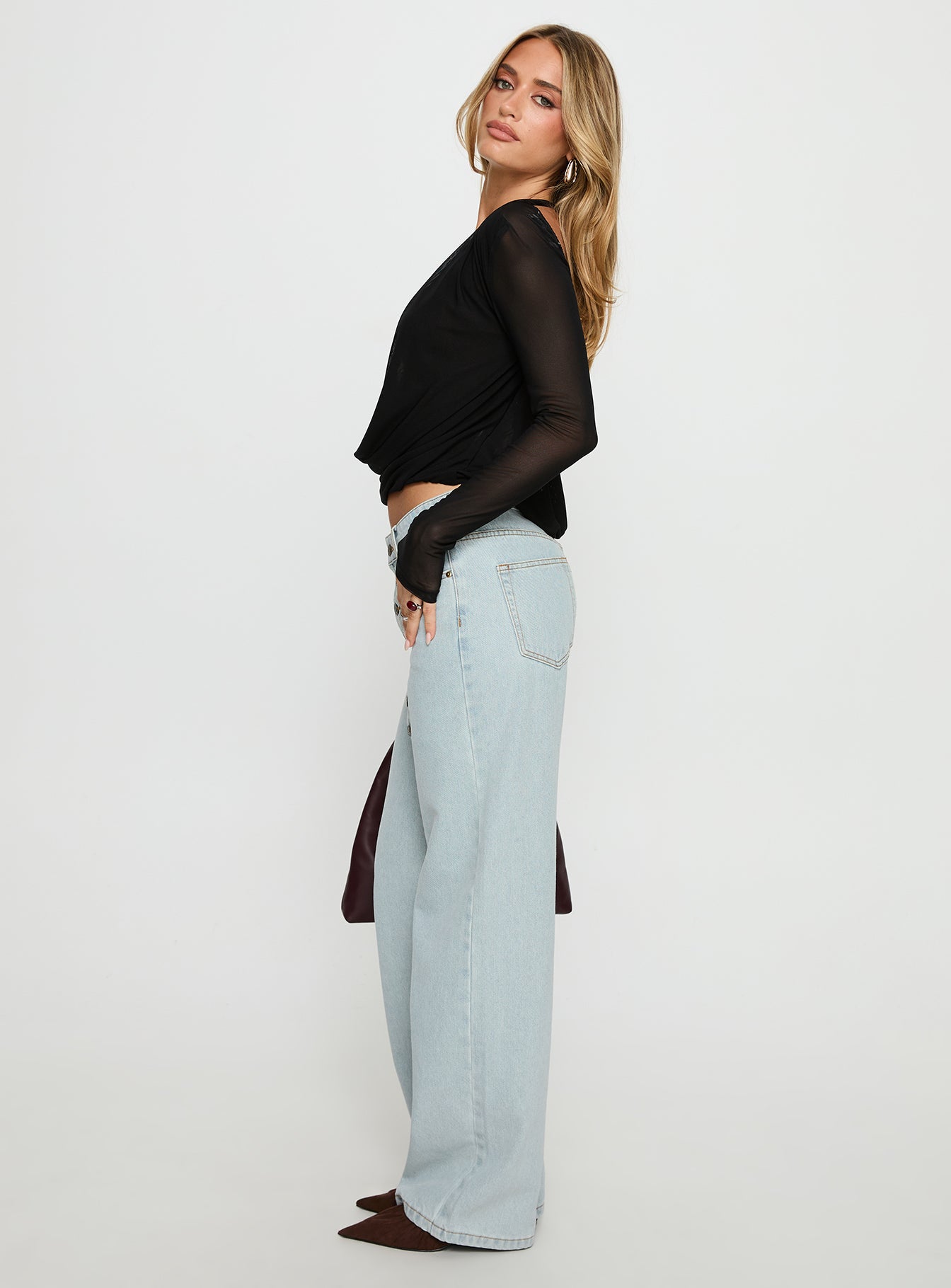 Women's Penny Mid Rise Straight Leg Jeans Light Denim | Denim jeans with a straight-leg cut & mid-rise fit 3