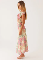 Back-tie waist detail of the floral maxi dress